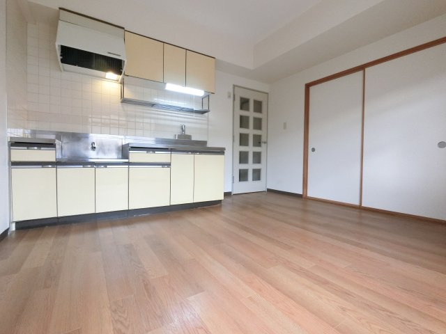 メゾンリヴィエール道場北の居間・リビング