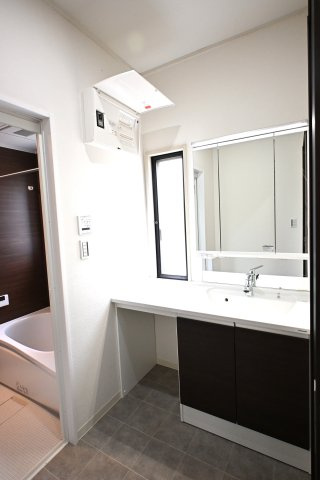 伊勢原市桜台４丁目　戸建の独立洗面台