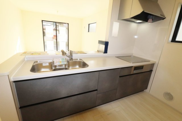 郡山市安積町笹川字北向　　　2号棟　　　安積第３小学校、安積第２中学区　のキッチン