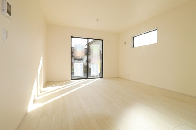 郡山市安積町笹川字北向　　　2号棟　　　安積第３小学校、安積第２中学区　の居間・リビング