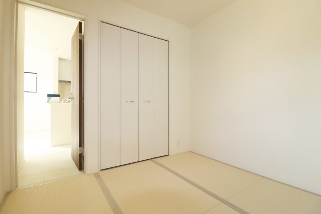 郡山市安積町笹川字北向　　　2号棟　　　安積第３小学校、安積第２中学区　の居間・リビング|※同社施工例