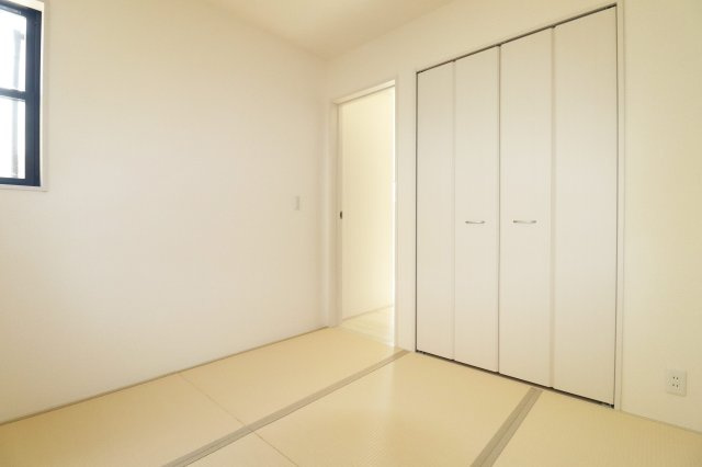 郡山市安積町笹川字北向　　　2号棟　　　安積第３小学校、安積第２中学区　の和室