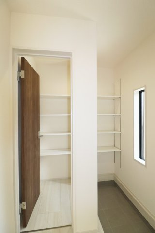 郡山市安積町笹川字北向　　　2号棟　　　安積第３小学校、安積第２中学区　の収納|シューズクローク♪