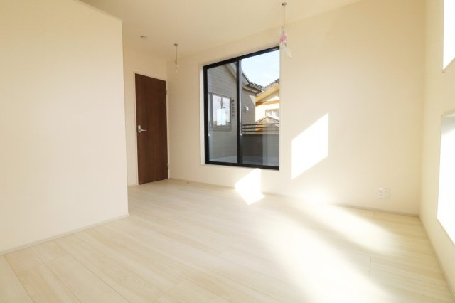 郡山市安積町笹川字北向　　　2号棟　　　安積第３小学校、安積第２中学区　の洋室|※同社施工例