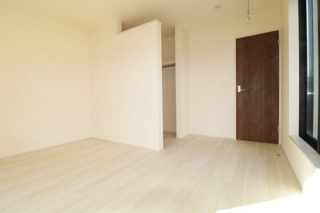 郡山市安積町笹川字北向　　　2号棟　　　安積第３小学校、安積第２中学区　の洋室