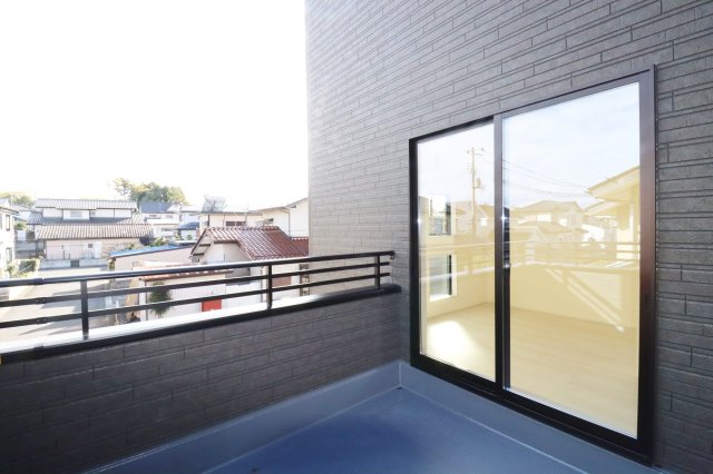 郡山市安積町笹川字北向　　　2号棟　　　安積第３小学校、安積第２中学区　のバルコニー|※同社施工例