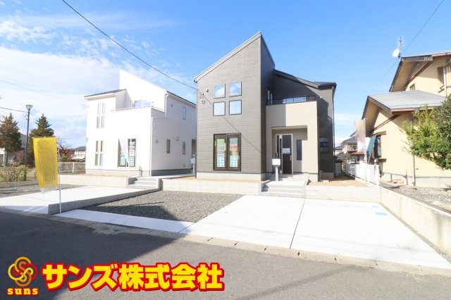 郡山市安積町笹川字北向　　　2号棟　　　安積第３小学校、安積第２中学区　の外観|南東側から見た駐車場を含む外観
