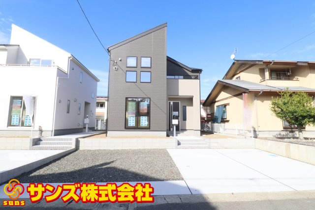 郡山市安積町笹川字北向　　　2号棟　　　安積第３小学校、安積第２中学区　の外観|南側から見た駐車場を含む外観♪