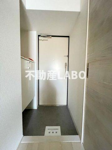 リヴィアス難波クラスの玄関