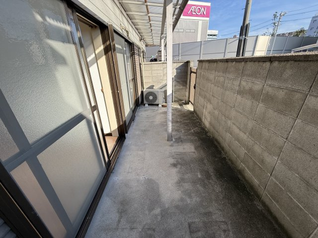 小島ハウスのバルコニー