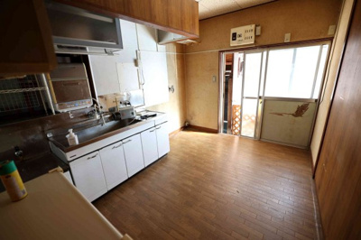 【キッチン】 | 毛呂山町岩井東 中古住宅 | １階キッチン6帖