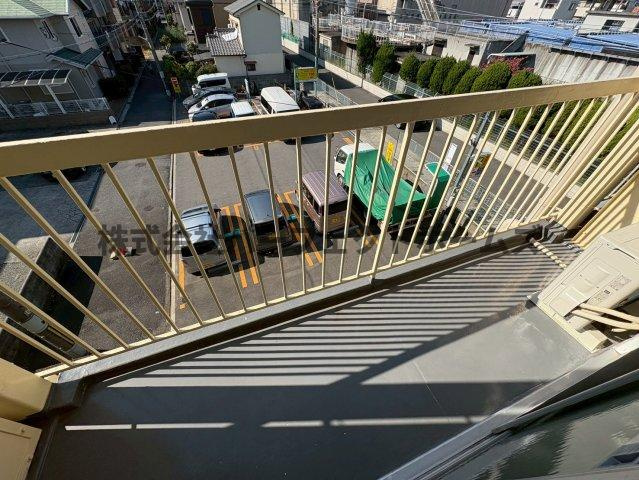 ロイヤルハイツ香里のバルコニー|広々としたバルコニーです
