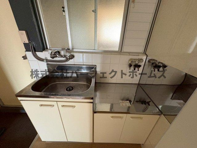 ロイヤルハイツ香里のキッチン|お料理しやすいキッチンです