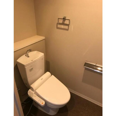 【トイレ】 | EL-Sia Umekita | 落ち着いた色調のトイレです