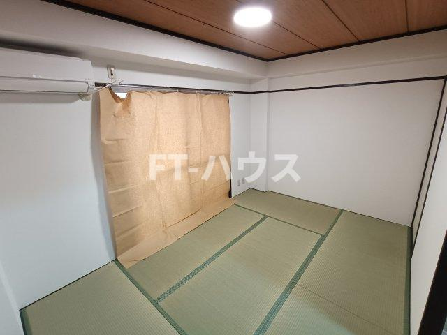 津田沼ビルの和室