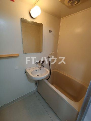 津田沼ビルの浴室