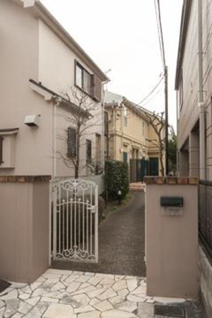 セブンハウスのエントランス