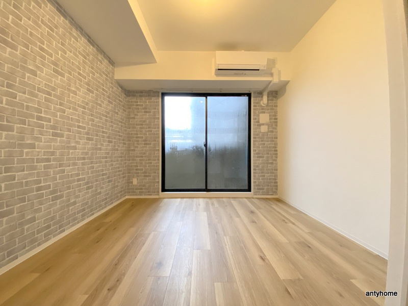 ウインズコート城北パーク　仲介手数料無料の居間・リビング