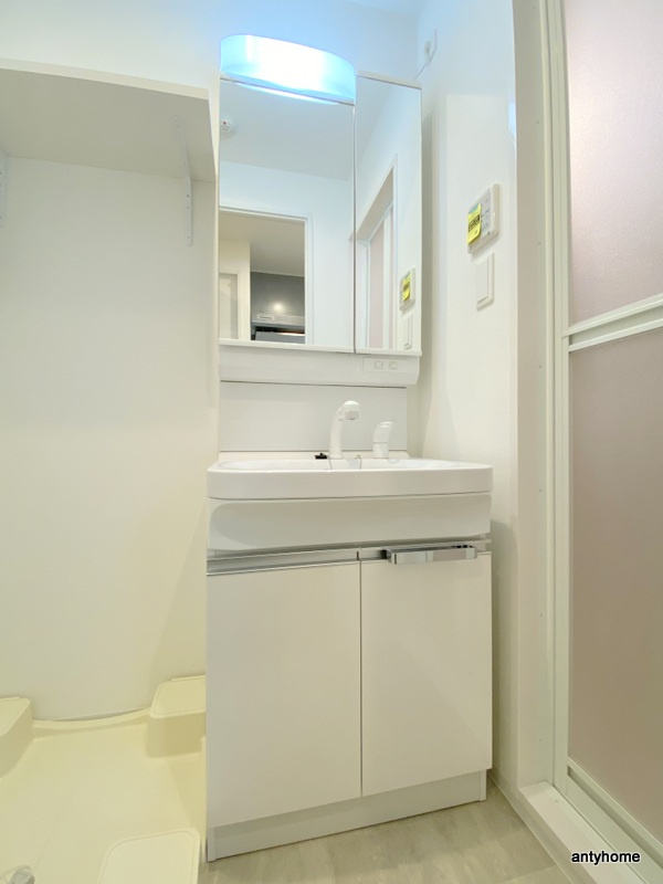 ウインズコート城北パーク　仲介手数料無料の洗面所