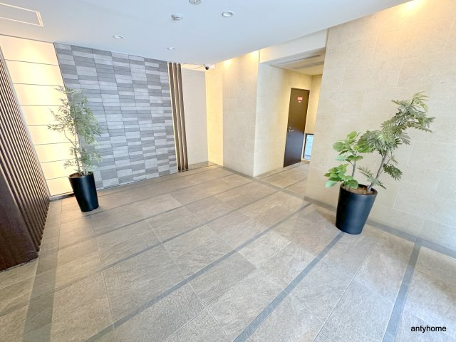 TLRレジデンス本町WEST　仲介手数料のロビー