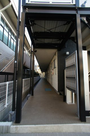 さいたま市浦和区領家３丁目の賃貸マンションのエントランス