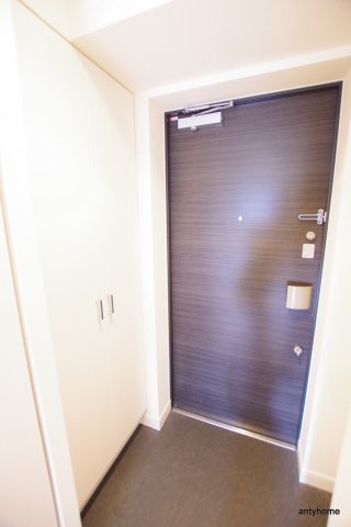 メインステージ新大阪　仲介手数料無料の玄関