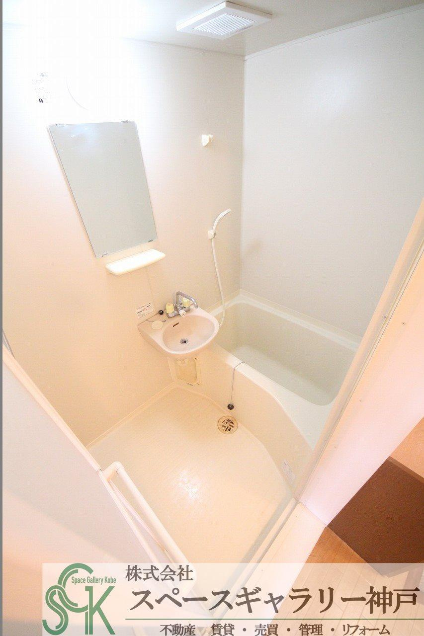 ジュネス・フォーションの浴室|※お部屋により仕様が異なる場合があります。