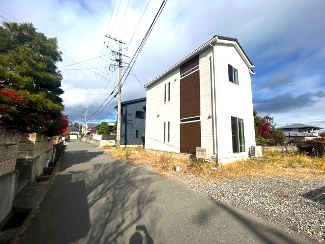 戸建　長野市大字高田の前面道路含む現地写真
