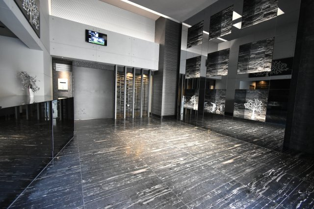 LUMINOUS桜川（旧：アーバンパーク難波）のエントランス