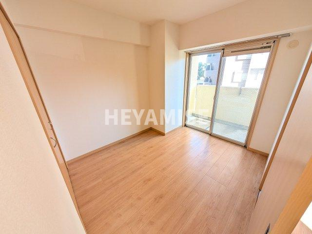 ルーシッド中央の内装