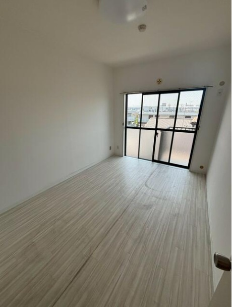 シャイン浦和第1の居間・リビング|使いやすいリビングです