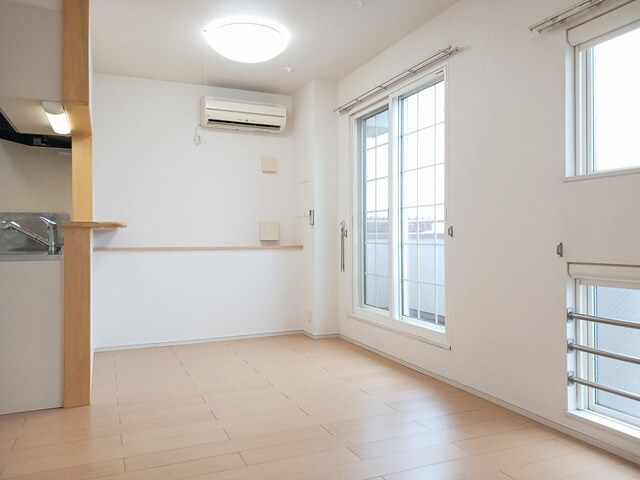 アヴァン新守谷Ⅱの居間・リビング|居室・リビング