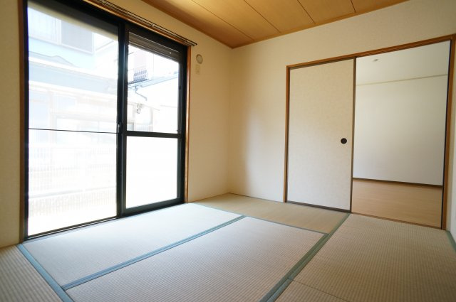 エクセル安倉の和室