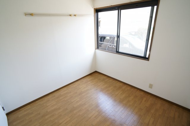 エクセル安倉の洋室