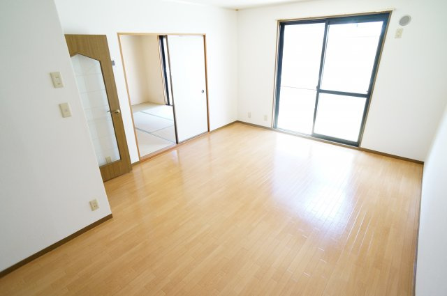 エクセル安倉の居間・リビング