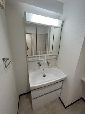 【独立洗面台】 | フェリーチェ難波 | フェリーチェ難波　三面鏡独立洗面台