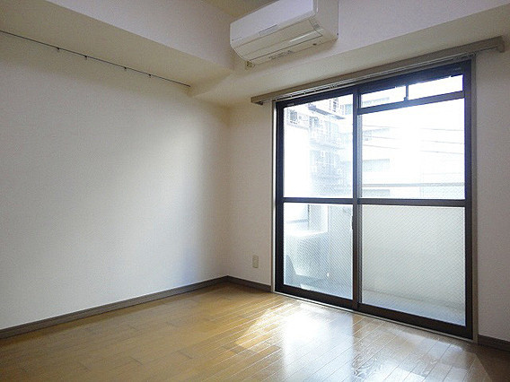 イトーピア三宮アーバンステージの居間・リビング