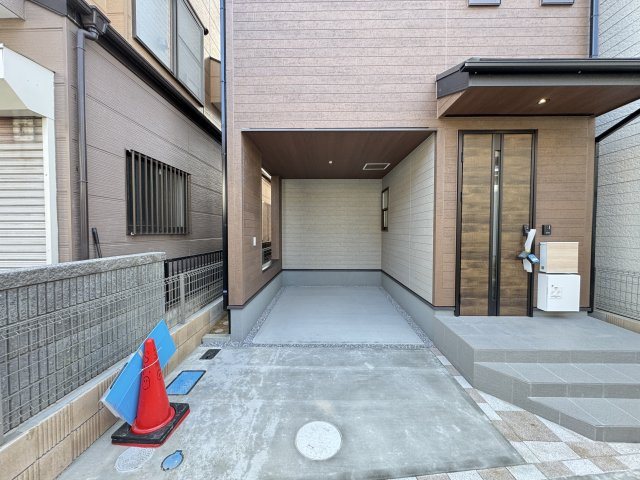 三郷市高州１丁目新築戸建（高州４期）の駐車場|愛車に優しいビルトインガレージ