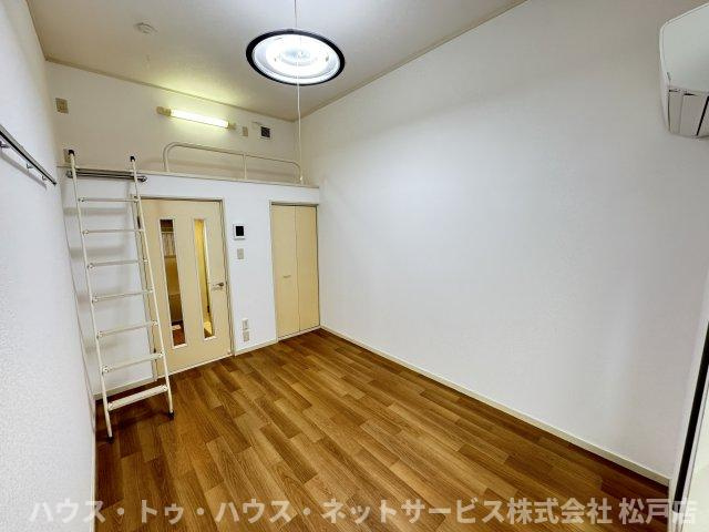 ジュネパレス新松戸第５４の寝室