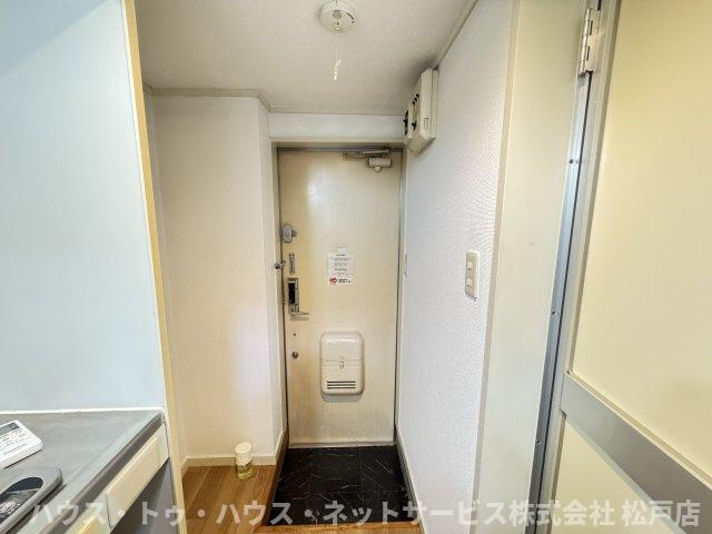 ジュネパレス新松戸第５４の玄関