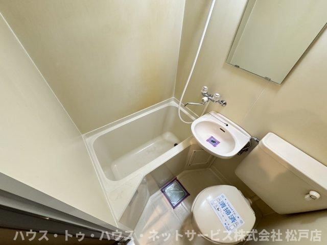 ジュネパレス新松戸第５４の浴室