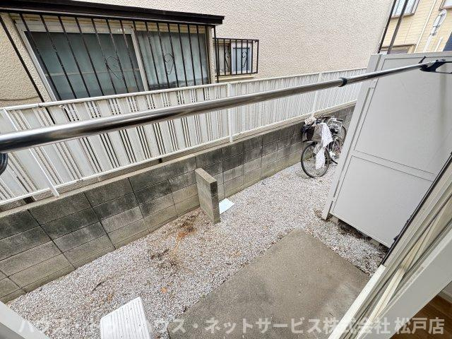 ジュネパレス新松戸第５４の庭