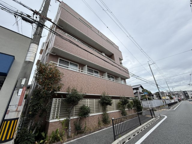 リヴェール西出の外観