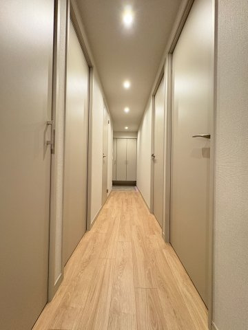 ルネ上野桜木の玄関