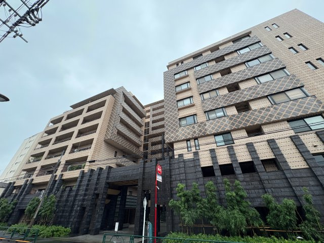 ルネ上野桜木の外観