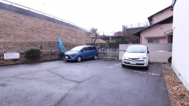 クレールの駐車場