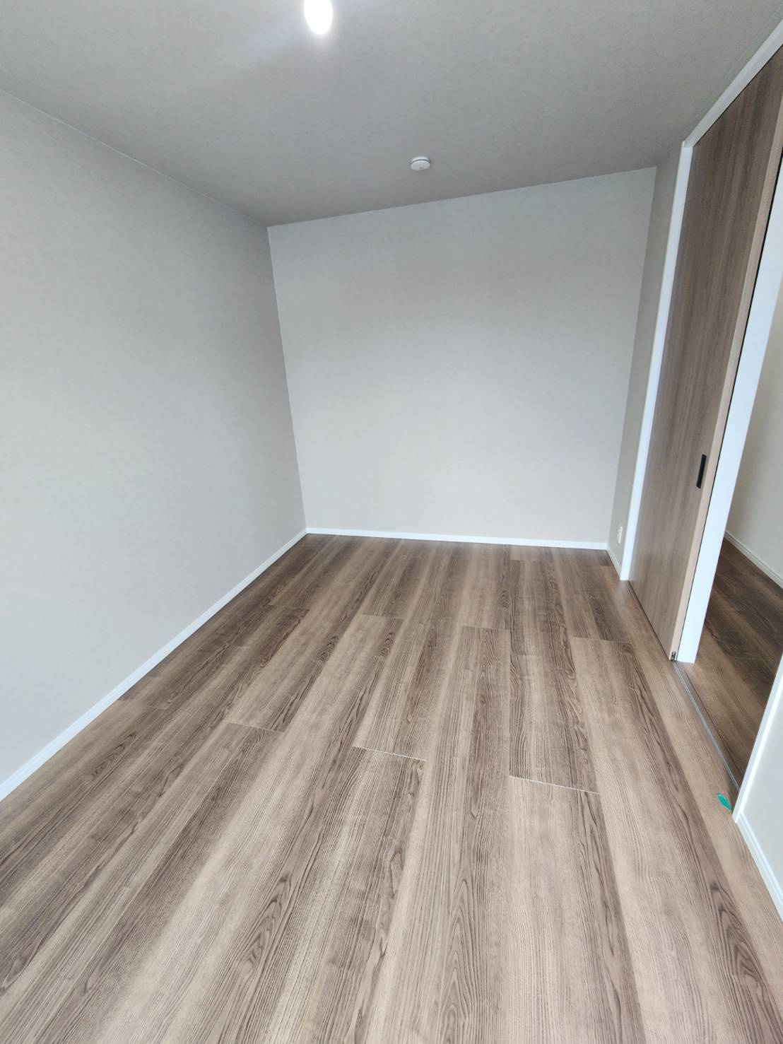 【寝室】の画像