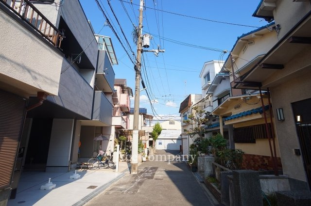 【前面道路含む現地写真】 | 東大阪市衣摺4丁目 | 【前面道路：幅員4ｍ】現況、徒歩5分圏内にスーパー3件あります♪