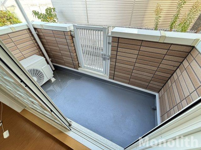 ウエストスクエアC棟の庭