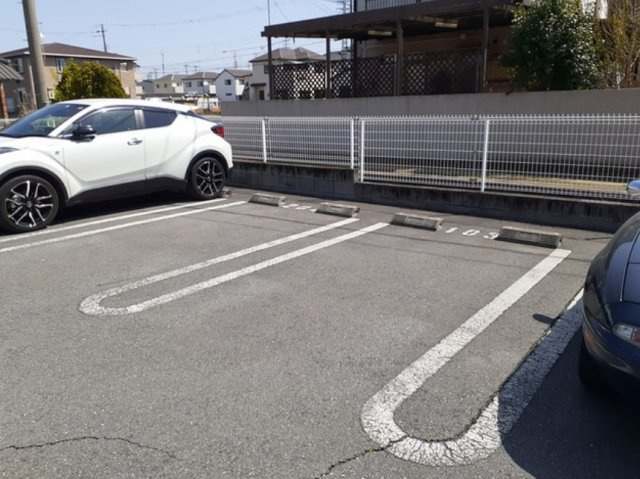 パレ・エクセランの駐車場